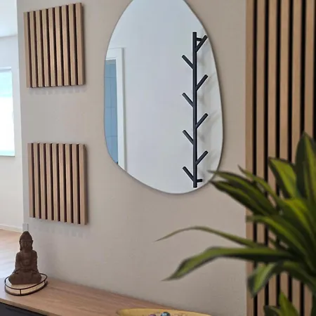 Grosses Mit Kueche, Dusche, Badewanne, Balkon, Parkplatz Vor Dem Haus, Schnelles Internet, Ada5 Apartment *