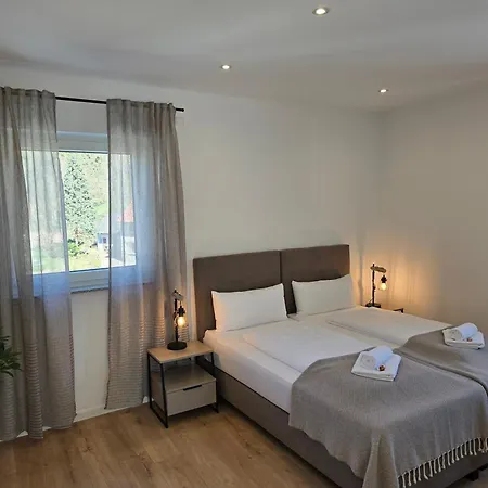 Apartment Ada5, Mit Kueche, Badewanne, Balkon, Terrasse, Parkplatz Vor Dem Haus, Ruhig Gelegen *