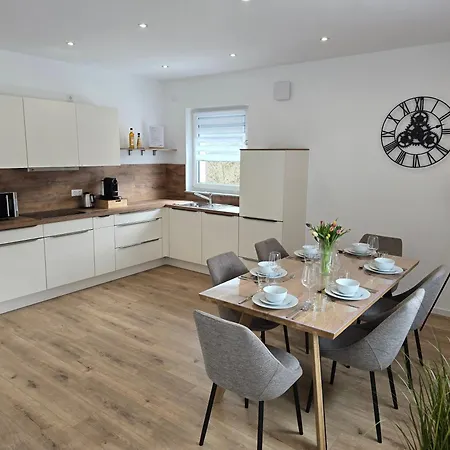 Apartment Ada5, Mit Kueche, Badewanne, Balkon, Terrasse, Parkplatz Vor Dem Haus, Ruhig Gelegen Kulmbach