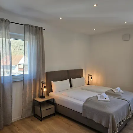 Grosses Mit Kueche, Dusche, Badewanne, Balkon, Parkplatz Vor Dem Haus, Schnelles Internet, Ada5 * Kulmbach