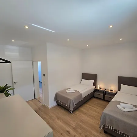 Grosses Mit Kueche, Dusche, Badewanne, Balkon, Parkplatz Vor Dem Haus, Schnelles Internet, Ada5 아파트