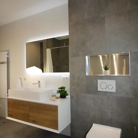 Grosses Mit Kueche, Dusche, Badewanne, Balkon, Parkplatz Vor Dem Haus, Schnelles Internet, Ada5 쿨름바흐