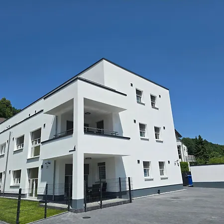 Mit Voll Ausgestatetter Kueche, Badewanne, Balkon, Parkplatz Vor Dem Haus, Ruhig Gelegen, Ada5 Apartment *