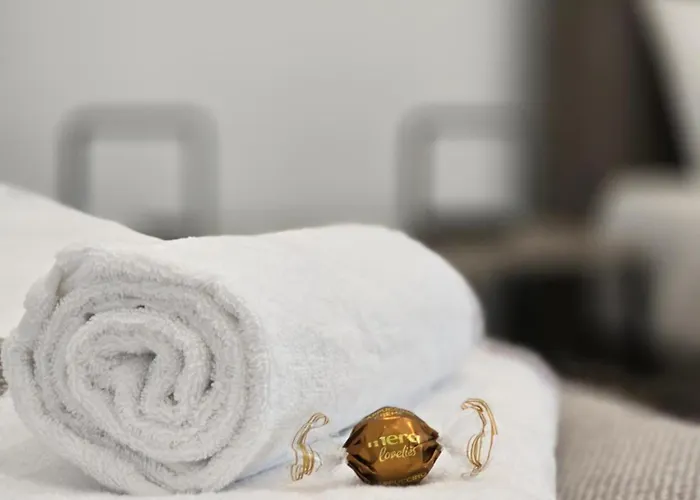 Grosses Mit Kueche, Dusche, Badewanne, Balkon, Parkplatz Vor Dem Haus, Schnelles Internet, Ada5 *