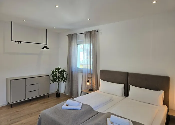 דירה Grosses Mit Kueche, Dusche, Badewanne, Balkon, Parkplatz Vor Dem Haus, Schnelles Internet, Ada5
